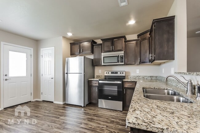 Foto del edificio - 1013 Clearspring Ct