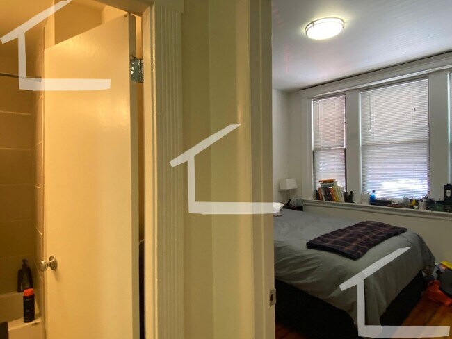 Foto del edificio - Spacious 2 Bed Right In Beacon Hill