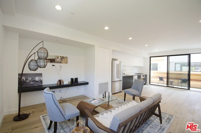 Foto del edificio - 860 S Wilton Pl