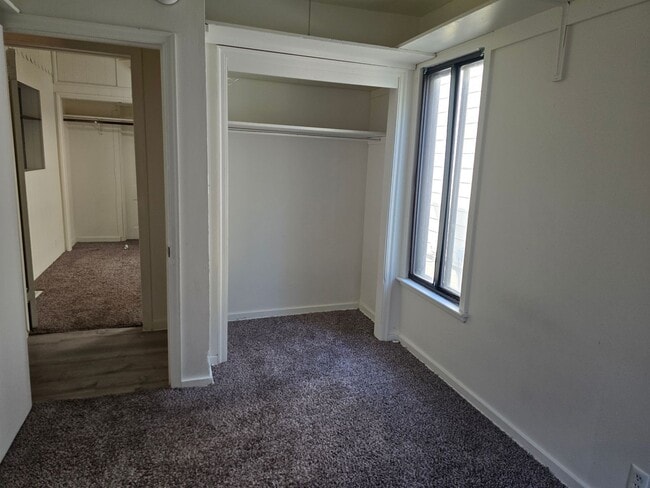 Building Photo - 3605 5th Ave