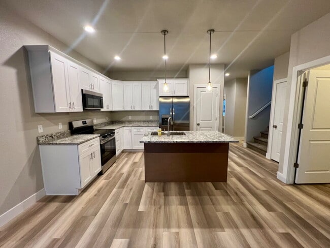 Building Photo - 3 Bedroom New Build Available Now!