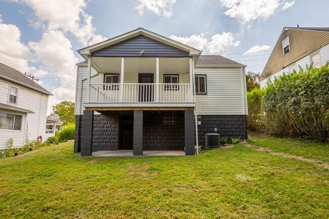 Foto del edificio - MOVE IN TODAY! DON'T MISS THIS NEWLY RENOV...