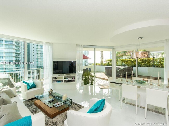 Foto del edificio - 150 Sunny Isles Blvd