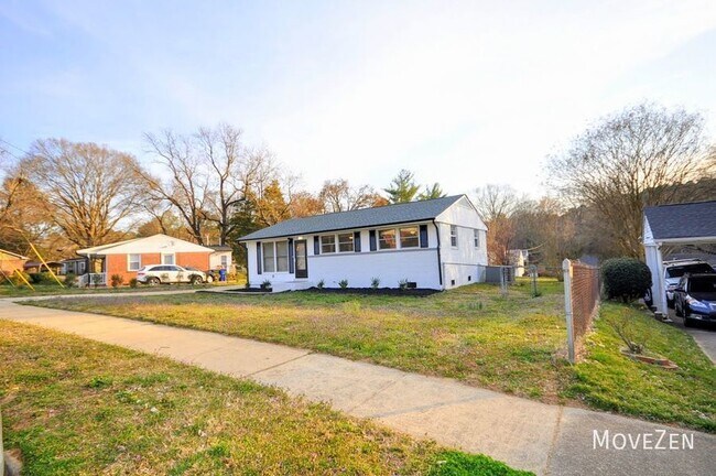 Building Photo - 708 Hadley Rd  Raleigh NC 27610 Upgraded R...