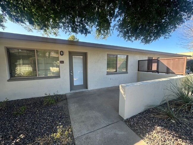 Foto del edificio - Gated Community Townhome!