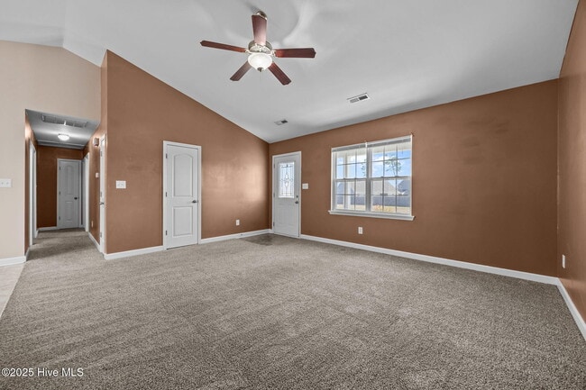 Building Photo - 156 Rosemary Ave