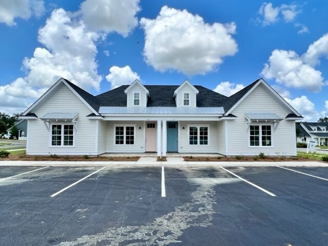 Building Photo - 107 Chamberlain Trce