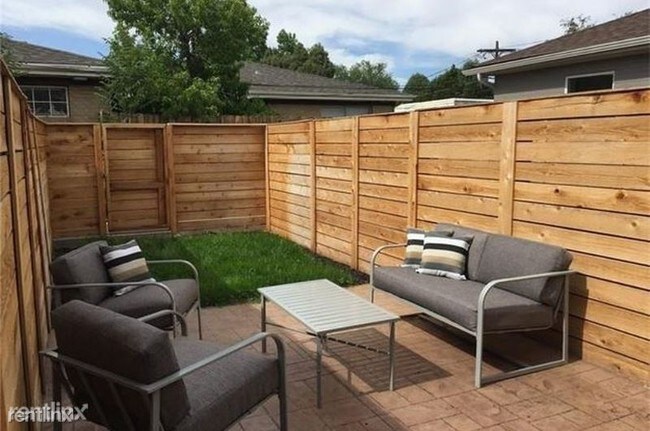 Building Photo - 2 br, 1 bath Townhome - 1302 Winona Ct