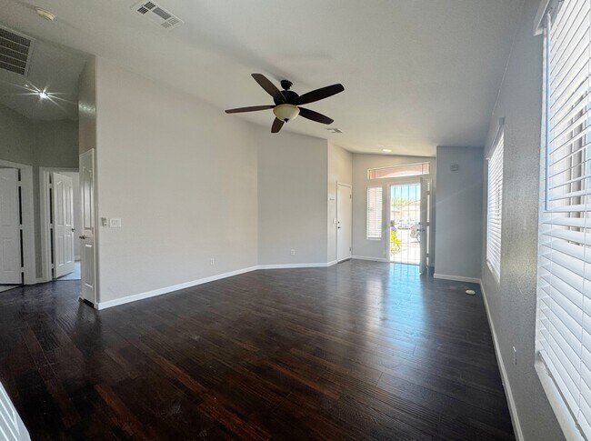 Foto del edificio - 9358 W Snow Flower Ave