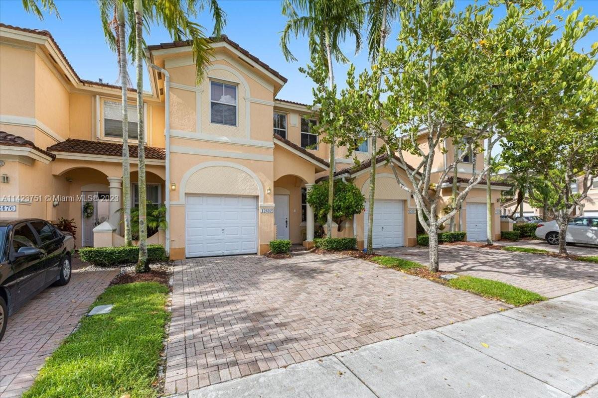 Foto principal - 12482 SW 122nd St