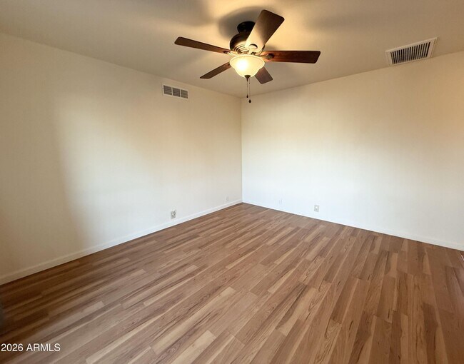 Foto del edificio - 720 W Vaughn St