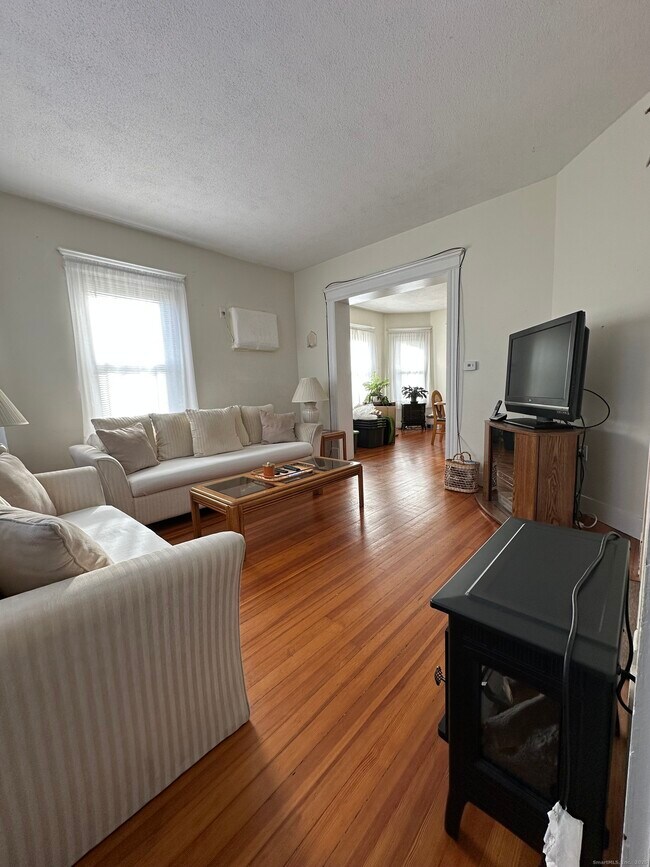 Foto del edificio - 220 Elliott Ave