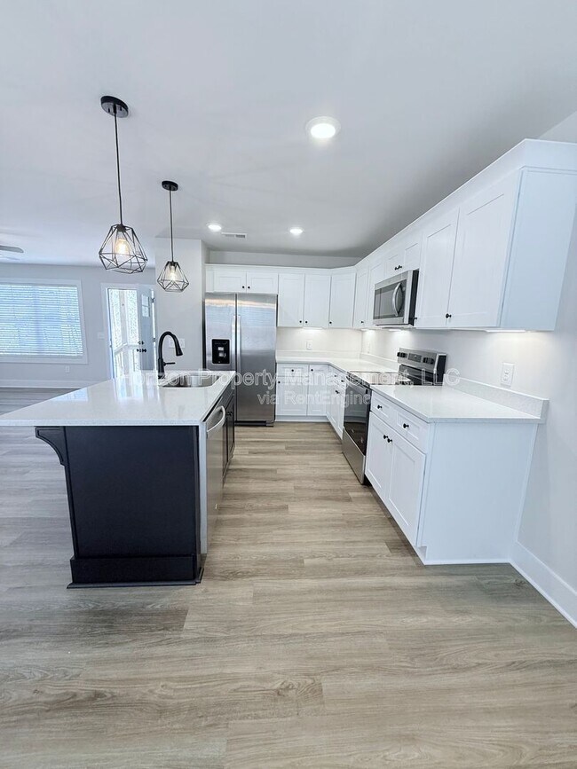 Building Photo - 6095 Quail Mountain Trail