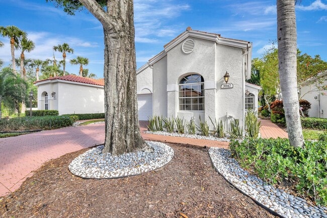 Building Photo - 3947 Redondo Way