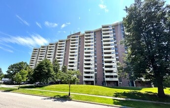 Building Photo - Wallace Pines