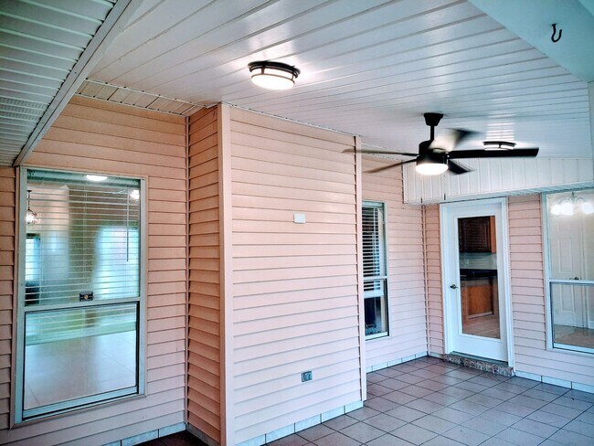 Foto del edificio - 1410 Lake Village Blvd