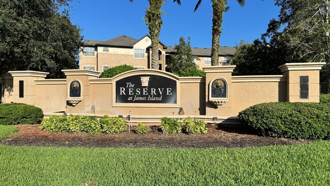 Building Photo - First Floor2 Bed / 2 Bath Condo Available ...
