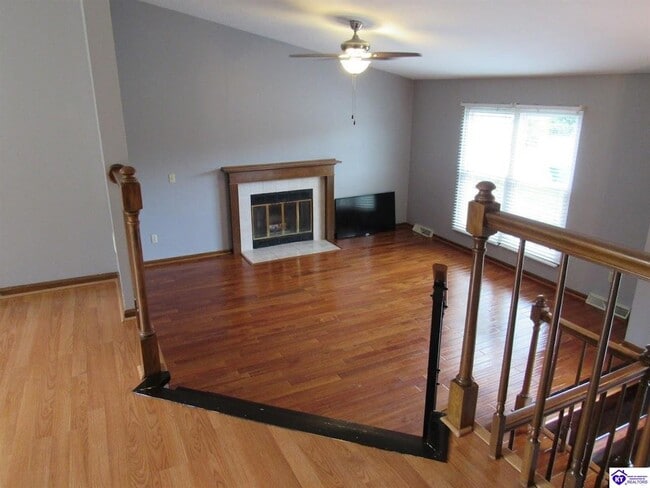 Building Photo - 696 Cottonwood Dr