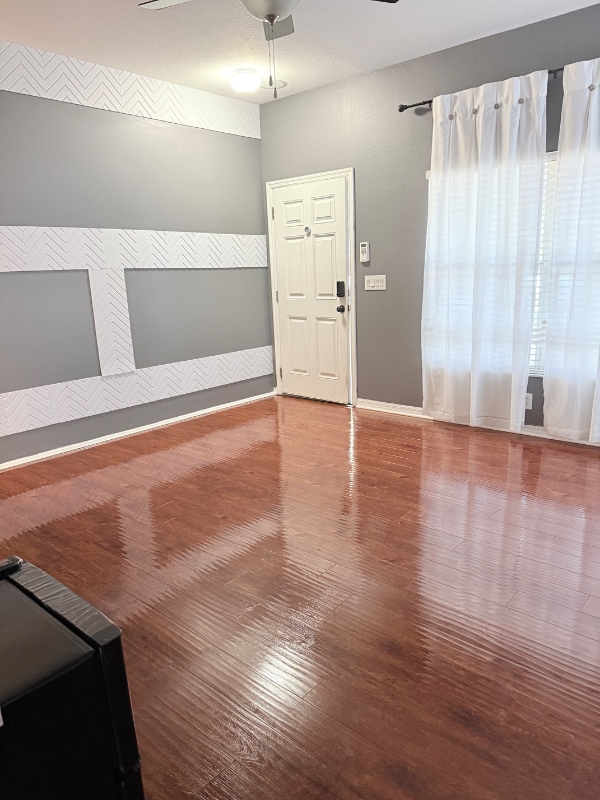 Building Photo - 305 E Hanlon St