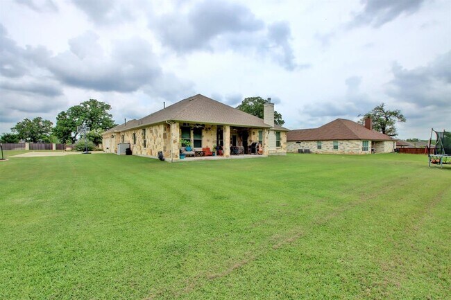 Foto del edificio - 323 Chisholm Trail