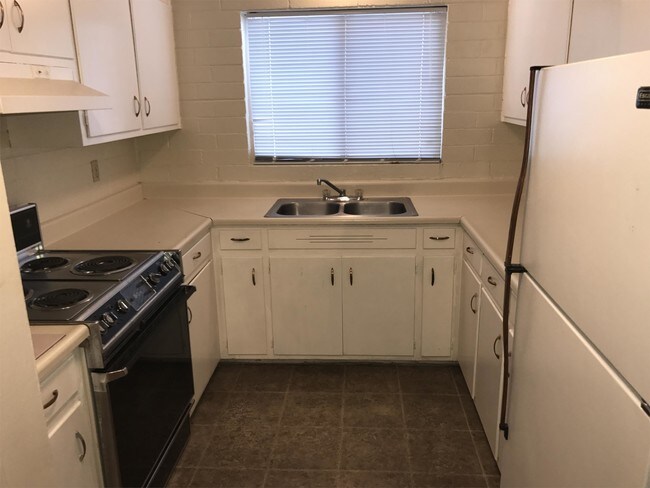 Foto del edificio - 1650 E Blacklidge Dr