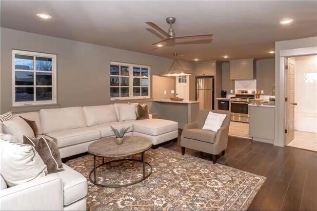 Foto del edificio - 303 NW F St