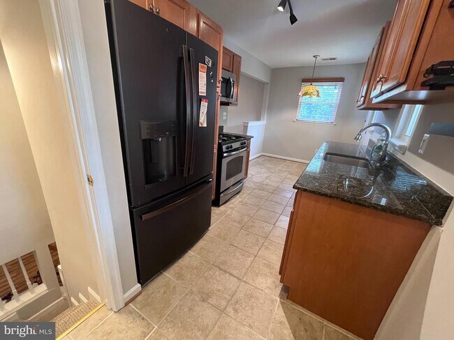 Foto del edificio - 7021 Hickory Hill Rd