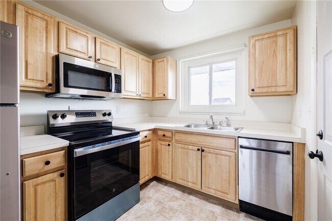 Foto del edificio - 5095 Emerson Rd