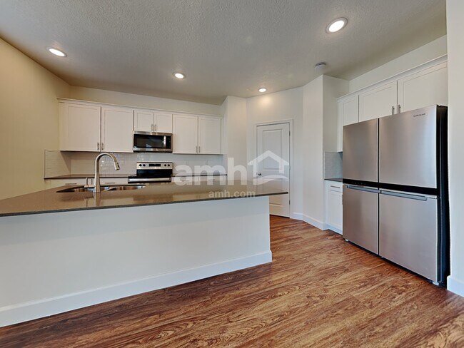 Foto del edificio - 259 N Dry Crk Rd