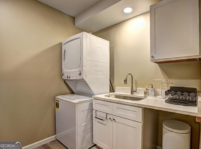 Foto del edificio - 1976 Peach Shoals Cir