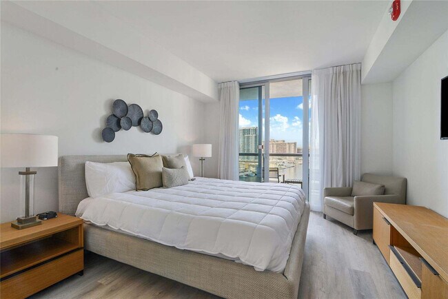 Foto del edificio - 2602 E Hallandale Beach Blvd