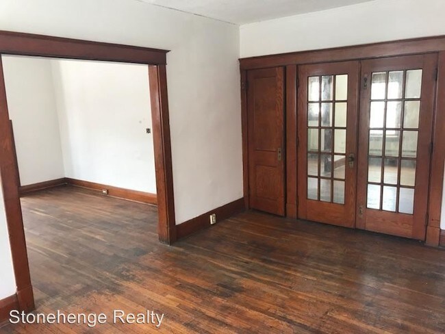 Building Photo - 430 Machen St