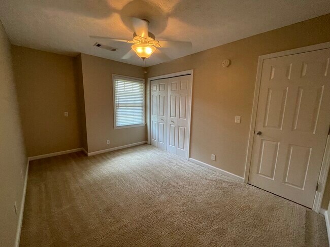 bedroom 1 - 1940 Wildwood Ave