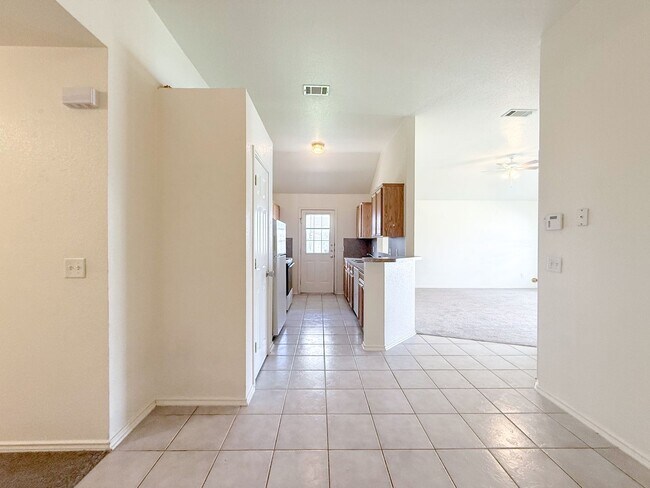 Building Photo - 4202 Jeff Scott Dr