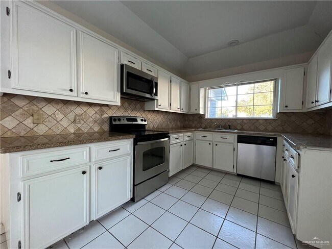 Foto del edificio - 2315 E 23rd St