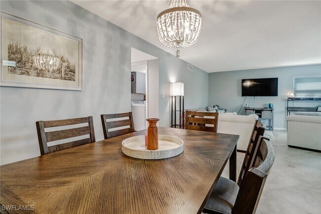 Foto del edificio - 1351 Curlew Ave