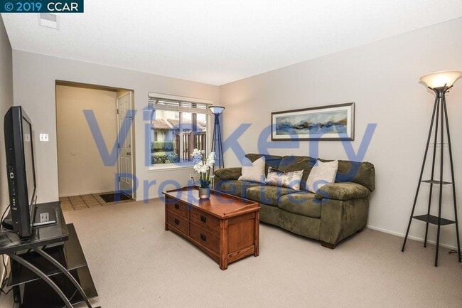 Building Photo - Beautiful 3 Bd/2.5 Ba, 1506 sf Concord tow...
