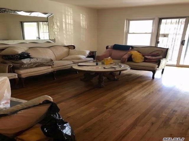 Foto principal - 90-69-90-54 54th Ave