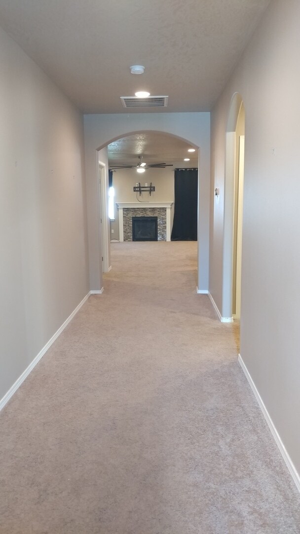 Building Photo - Great Kennewick Location