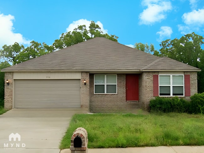 Building Photo - 936 Pinehurst Loop