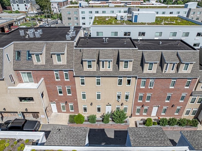 Building Photo - 6619 Ridge Avenue