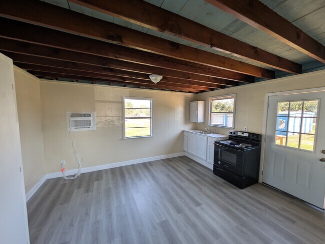 Foto del edificio - 2600 Shanks Rd