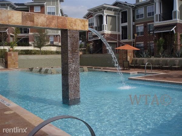 Primary Photo - 3010 W Loop 1604 N