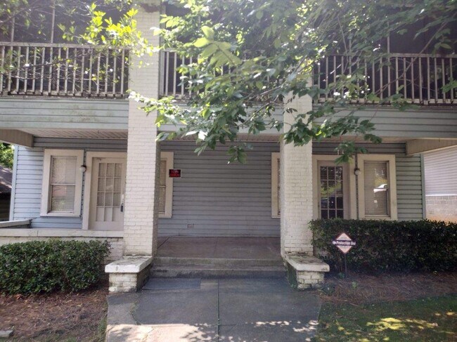 Building Photo - 3919 4th Ave S