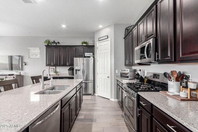 Foto del edificio - 16561 W Cielo Grande Ave