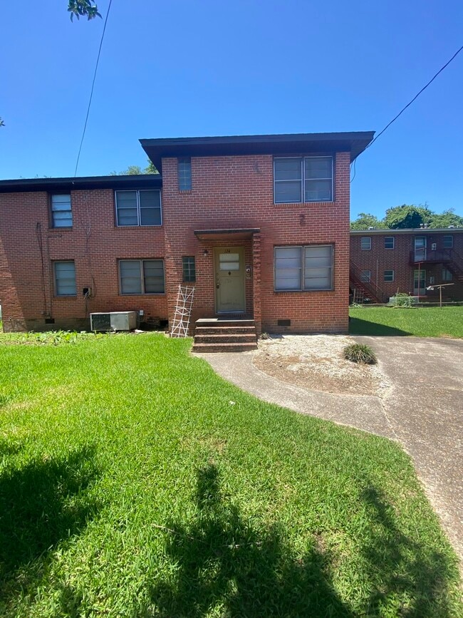 Building Photo - 124 S Franklin Blvd