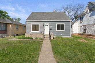 Building Photo - 1005 N Adams St