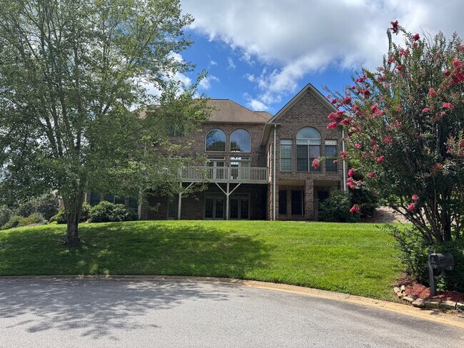 Building Photo - South AVL - Grand Residence in The Cotswol...