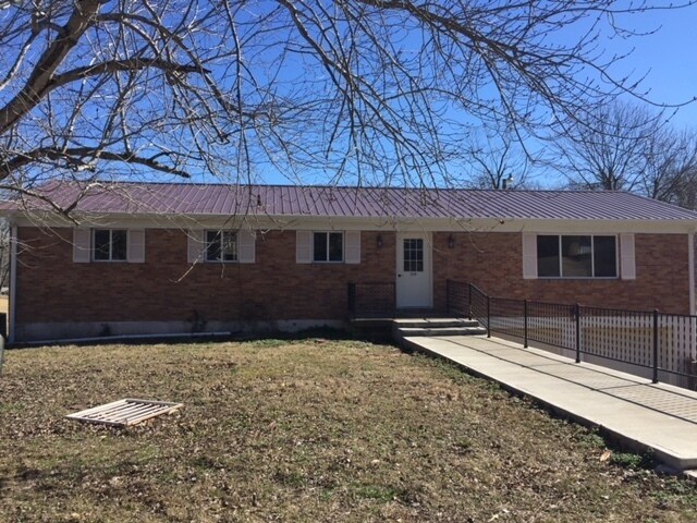 Primary Photo - 2520 W Avondale St