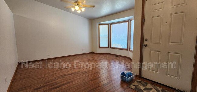 Foto del edificio - 5048 S Cole Rd